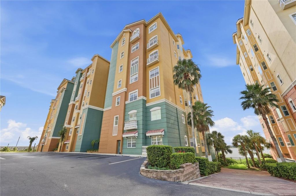 Image 4 of property listing at 8749 THE ESPLANADE 16, Orlando, FL 32836