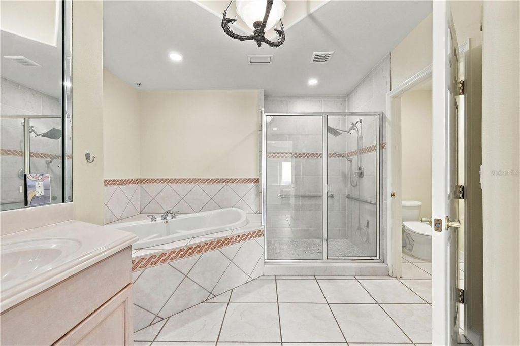 Image 37 of property listing at 8749 THE ESPLANADE 16, Orlando, FL 32836