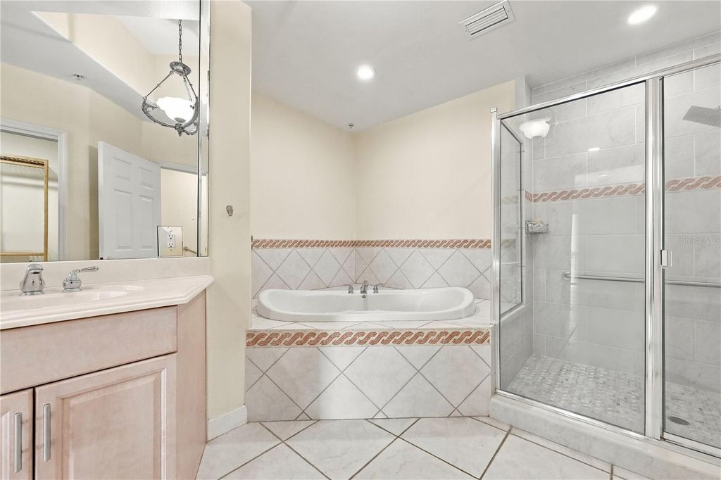 Image 38 of property listing at 8749 THE ESPLANADE 16, Orlando, FL 32836