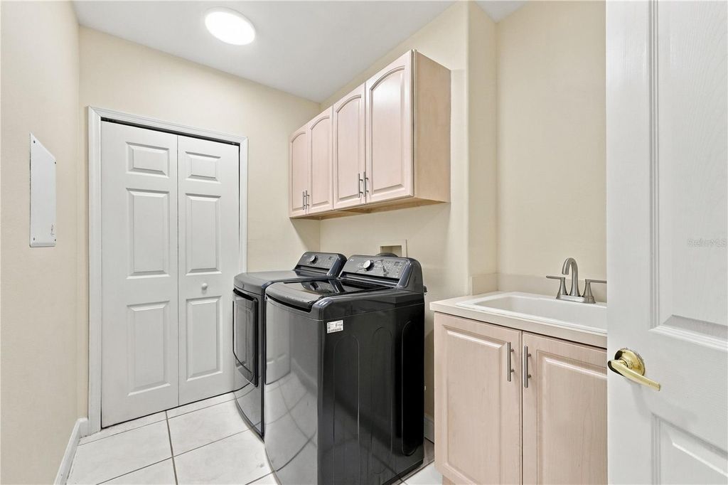 Image 43 of property listing at 8749 THE ESPLANADE 16, Orlando, FL 32836