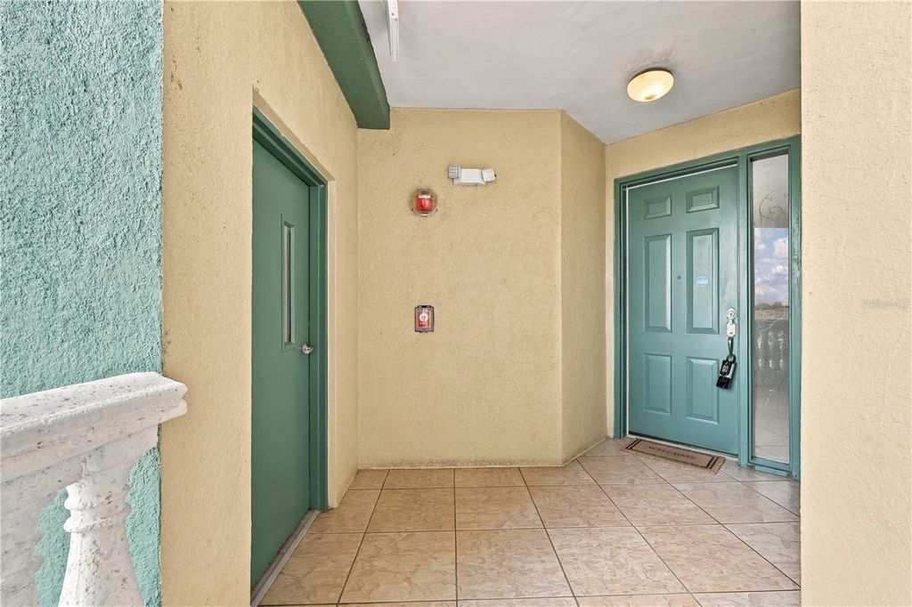 Image 6 of property listing at 8749 THE ESPLANADE 16, Orlando, FL 32836