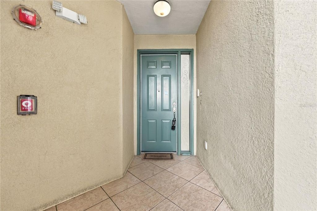 Image 7 of property listing at 8749 THE ESPLANADE 16, Orlando, FL 32836