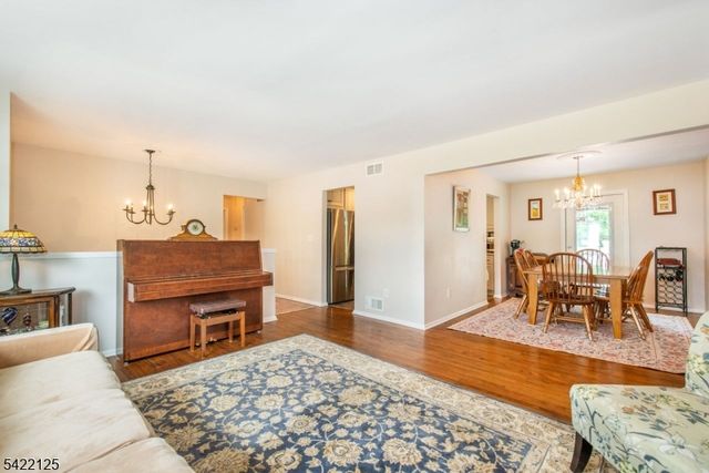 14 Villa Rd, Little Falls Twp., NJ 07424