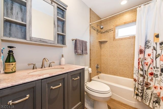 14 Villa Rd, Little Falls Twp., NJ 07424