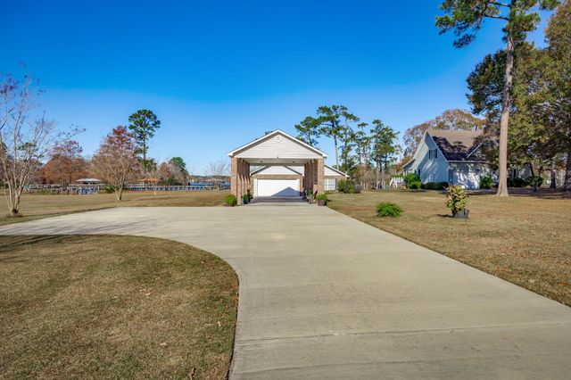1088 Shore Drive, Manning, SC 29102