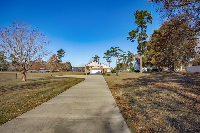 1088 Shore Drive, Manning, SC 29102