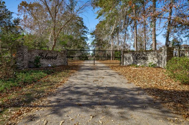 1088 Shore Drive, Manning, SC 29102