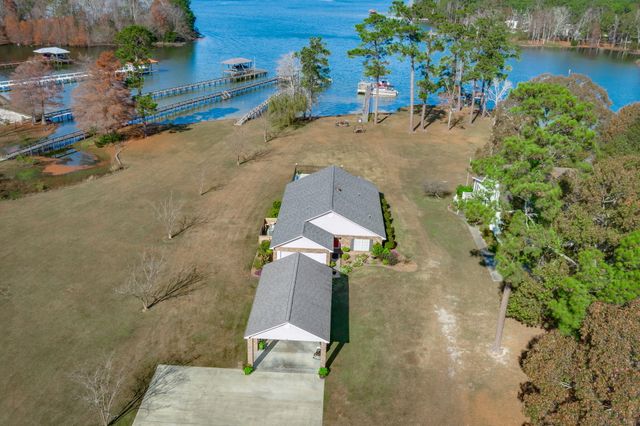 1088 Shore Drive, Manning, SC 29102