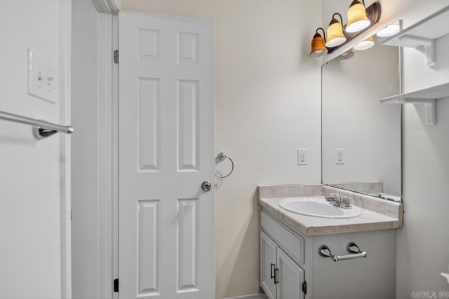 28 Greenhaven Pl, Jacksonville, AR 72076