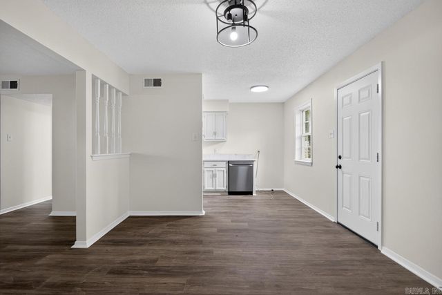 28 Greenhaven Pl, Jacksonville, AR 72076