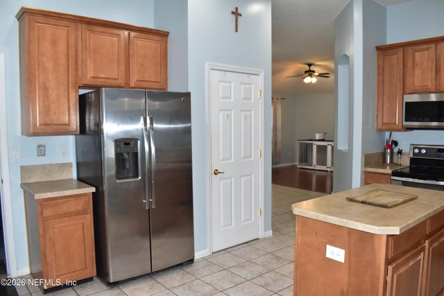3204 WANDERING OAKS Drive, Orange Park, FL 32065