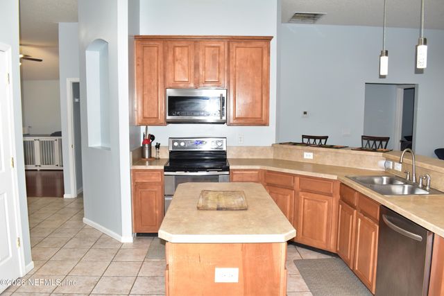3204 WANDERING OAKS Drive, Orange Park, FL 32065