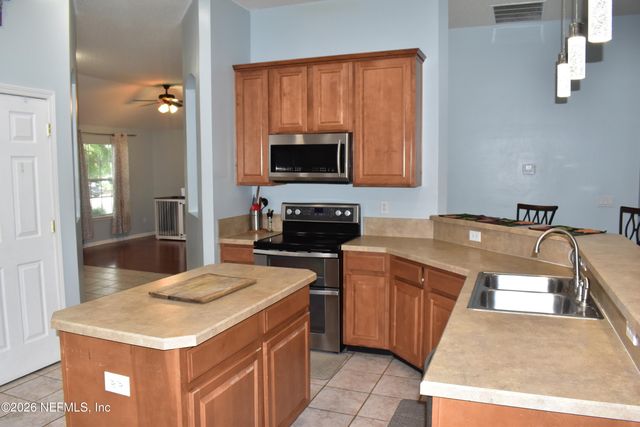 3204 WANDERING OAKS Drive, Orange Park, FL 32065