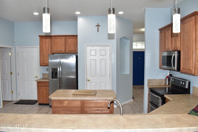 3204 WANDERING OAKS Drive, Orange Park, FL 32065