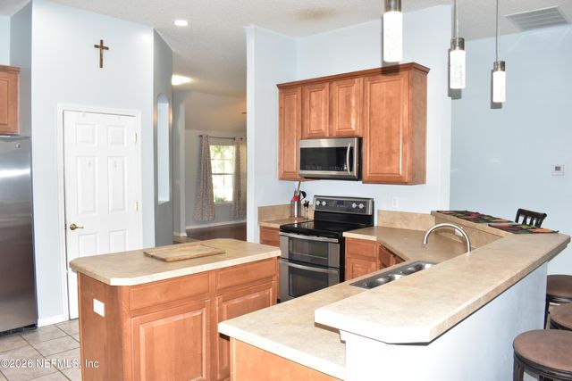 3204 WANDERING OAKS Drive, Orange Park, FL 32065