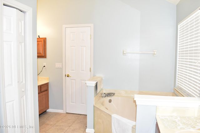 3204 WANDERING OAKS Drive, Orange Park, FL 32065