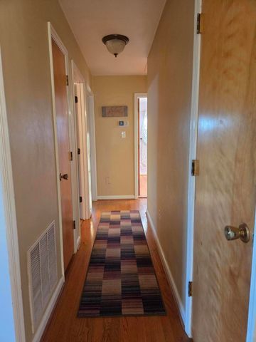 1055 Broadhill DR, Vinton, VA 24179