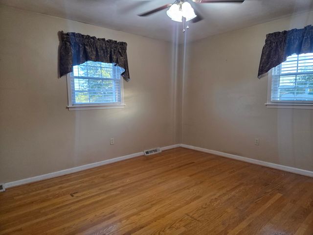 1055 Broadhill DR, Vinton, VA 24179
