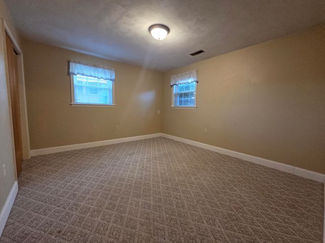 1055 Broadhill DR, Vinton, VA 24179