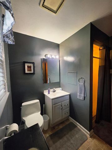 1055 Broadhill DR, Vinton, VA 24179