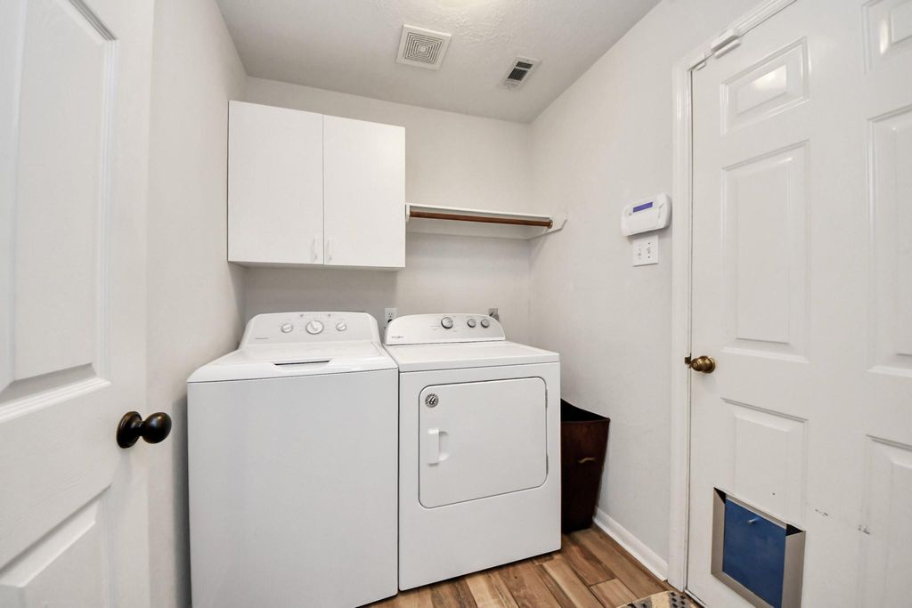 Image 17 of property listing at 1406 Lamplight Trail Drive, Katy, TX 77450