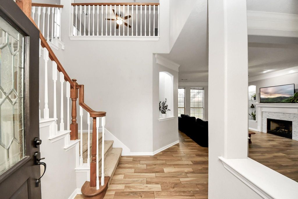 Image 8 of property listing at 1406 Lamplight Trail Drive, Katy, TX 77450