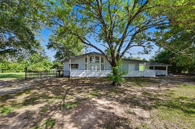 77 High Meadow, Trinity, TX 75862