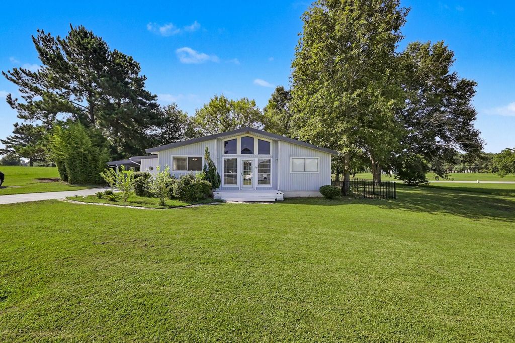 77 High Meadow, Trinity, TX 75862