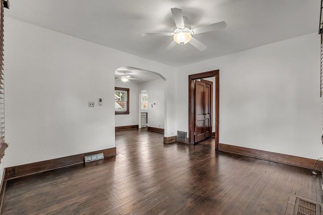 2817 Bellevue Avenue, Bettendorf, IA 52722