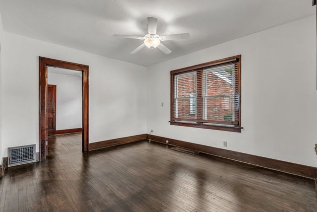 2817 Bellevue Avenue, Bettendorf, IA 52722