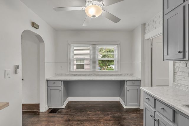 2817 Bellevue Avenue, Bettendorf, IA 52722