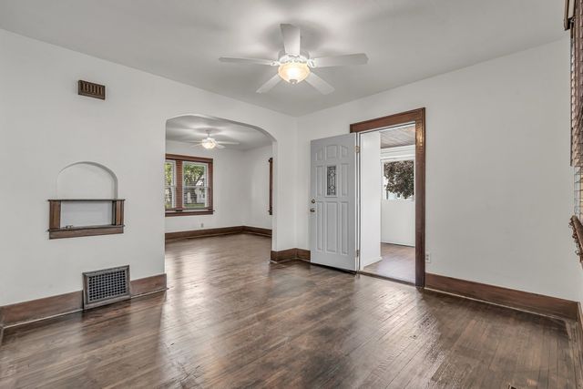 2817 Bellevue Avenue, Bettendorf, IA 52722