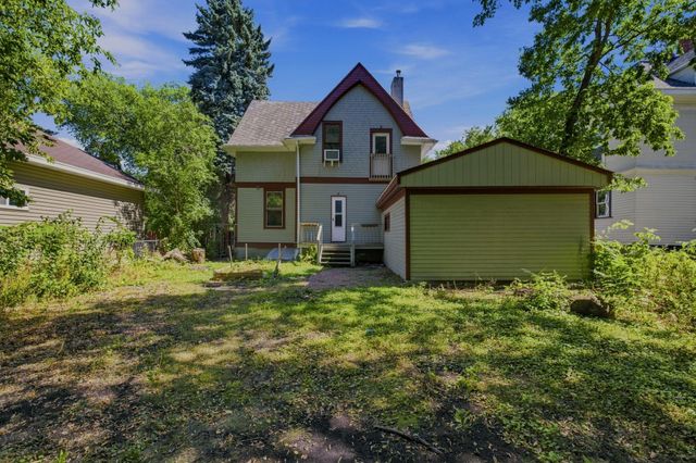1028 7th Street N, Fargo, ND 58102