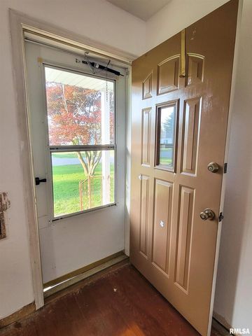 225 HICKORY Street, Flora, IL 62839