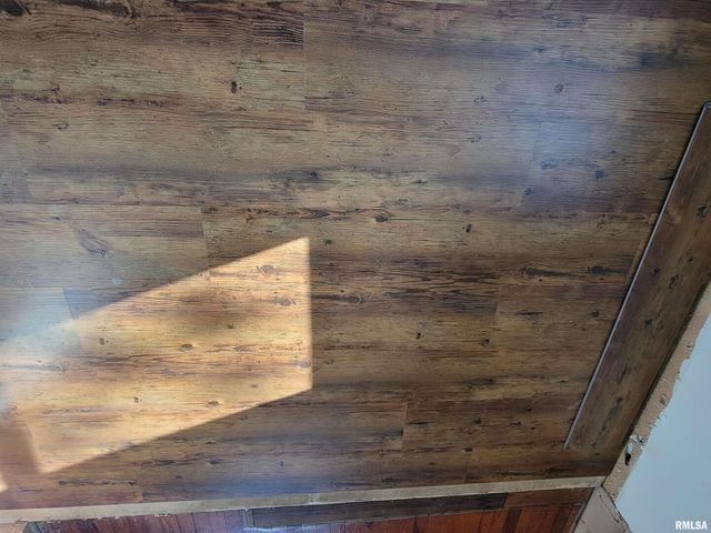 225 HICKORY Street, Flora, IL 62839