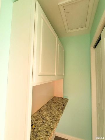 225 HICKORY Street, Flora, IL 62839