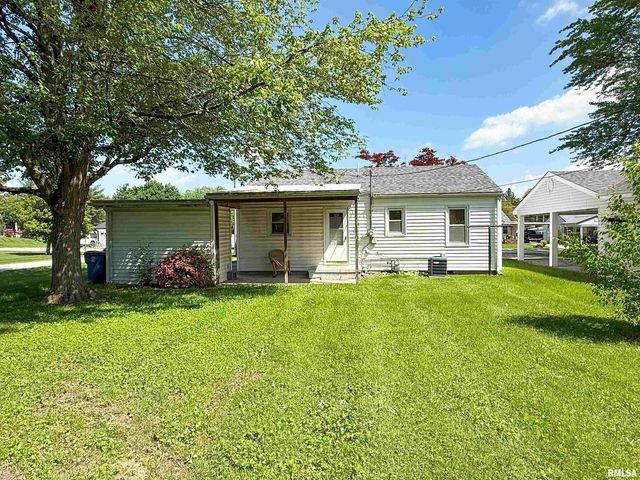 225 HICKORY Street, Flora, IL 62839