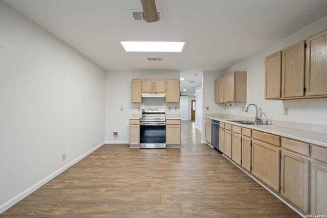 8139 MANDERLY PL, Converse, TX 78109