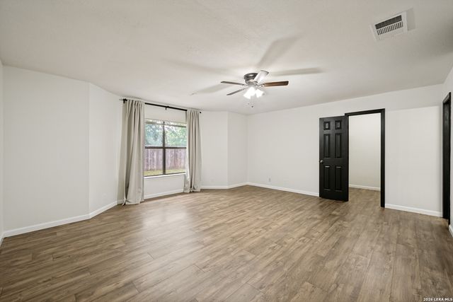 8139 MANDERLY PL, Converse, TX 78109