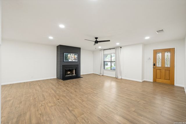 8139 MANDERLY PL, Converse, TX 78109