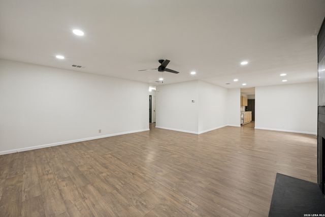 8139 MANDERLY PL, Converse, TX 78109
