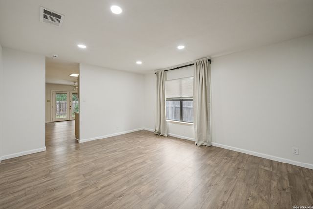 8139 MANDERLY PL, Converse, TX 78109