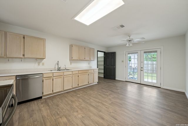 8139 MANDERLY PL, Converse, TX 78109