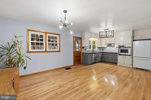 14983 CHARLES TOWN RD, Charles Town, WV 25414