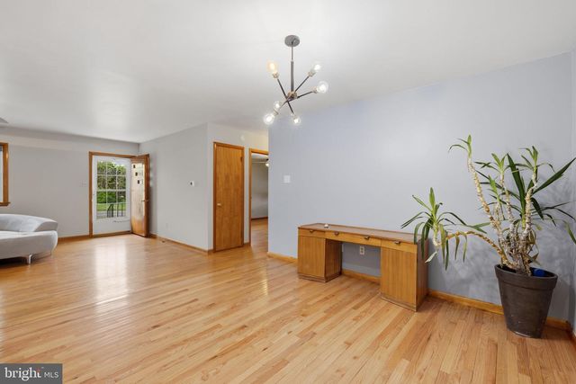 14983 CHARLES TOWN RD, Charles Town, WV 25414