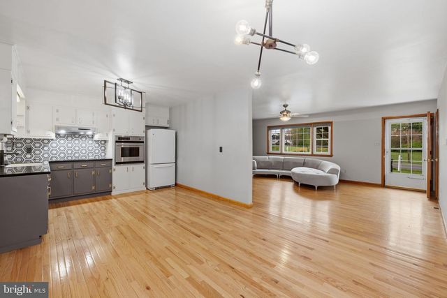 14983 CHARLES TOWN RD, Charles Town, WV 25414