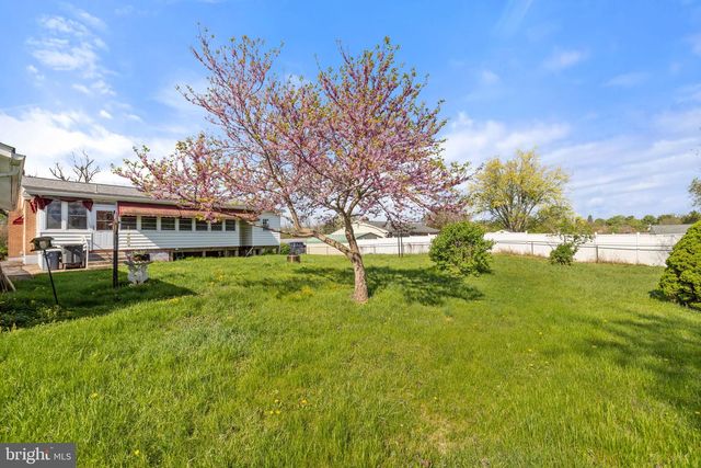 14983 CHARLES TOWN RD, Charles Town, WV 25414