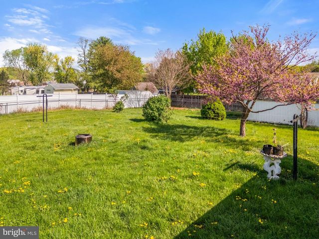14983 CHARLES TOWN RD, Charles Town, WV 25414