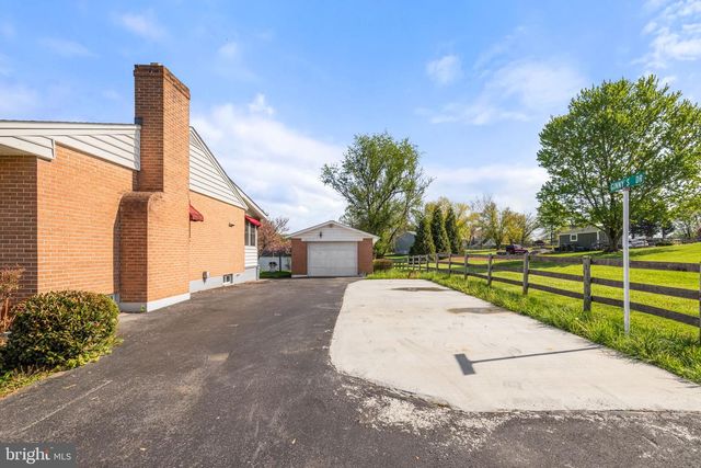 14983 CHARLES TOWN RD, Charles Town, WV 25414
