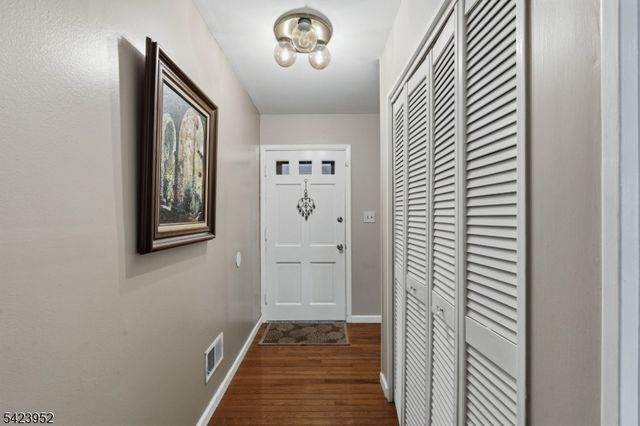 27 Summerall Rd, Franklin Twp., NJ 08873